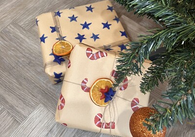 Easy Christmas Crafts: DIY Wrapping Paper and Decorations